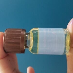 THE body shop white musk home fragrance 10ml